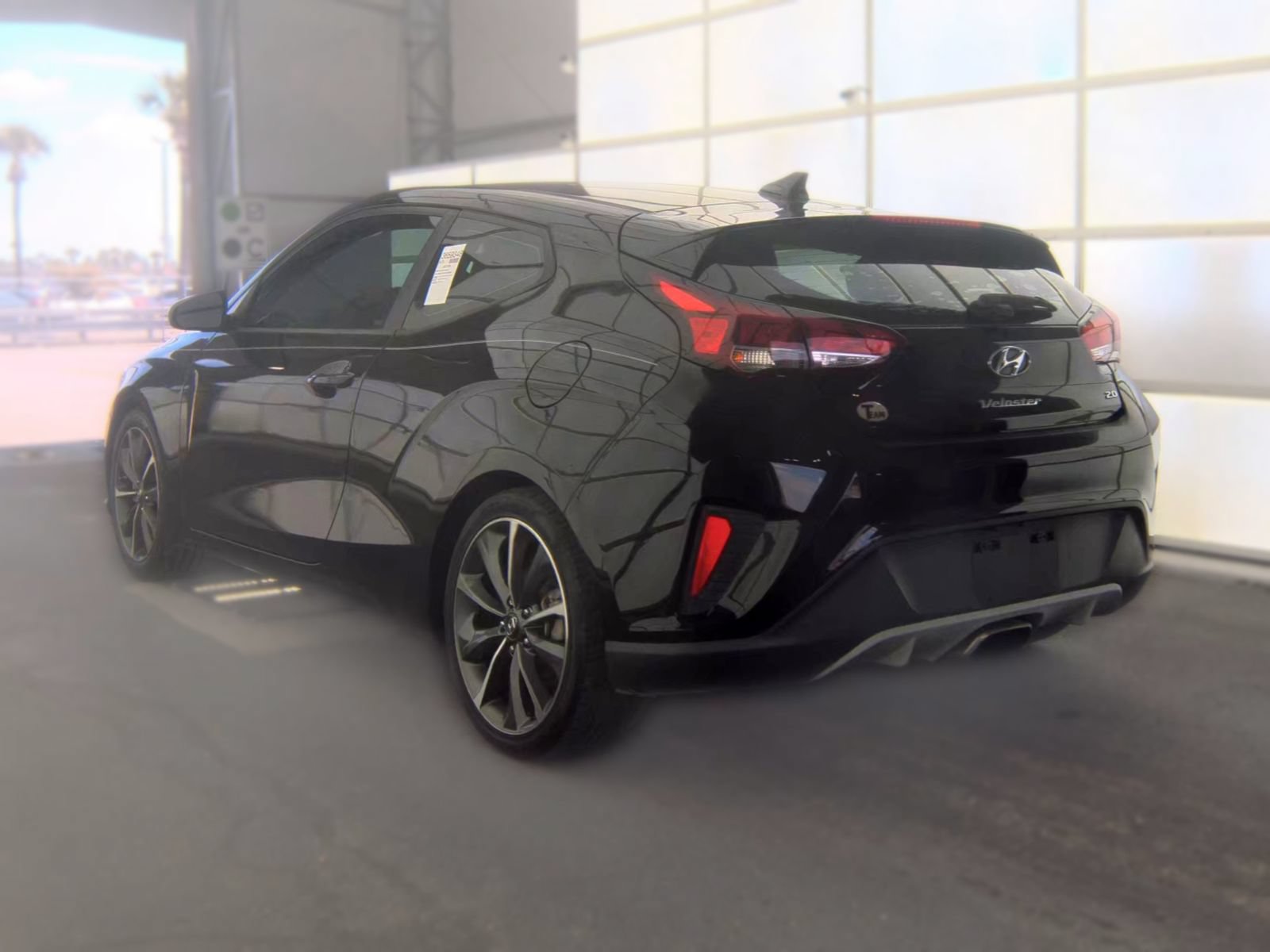 Used 2020 Hyundai Veloster 2.0 Premium FWD image 2