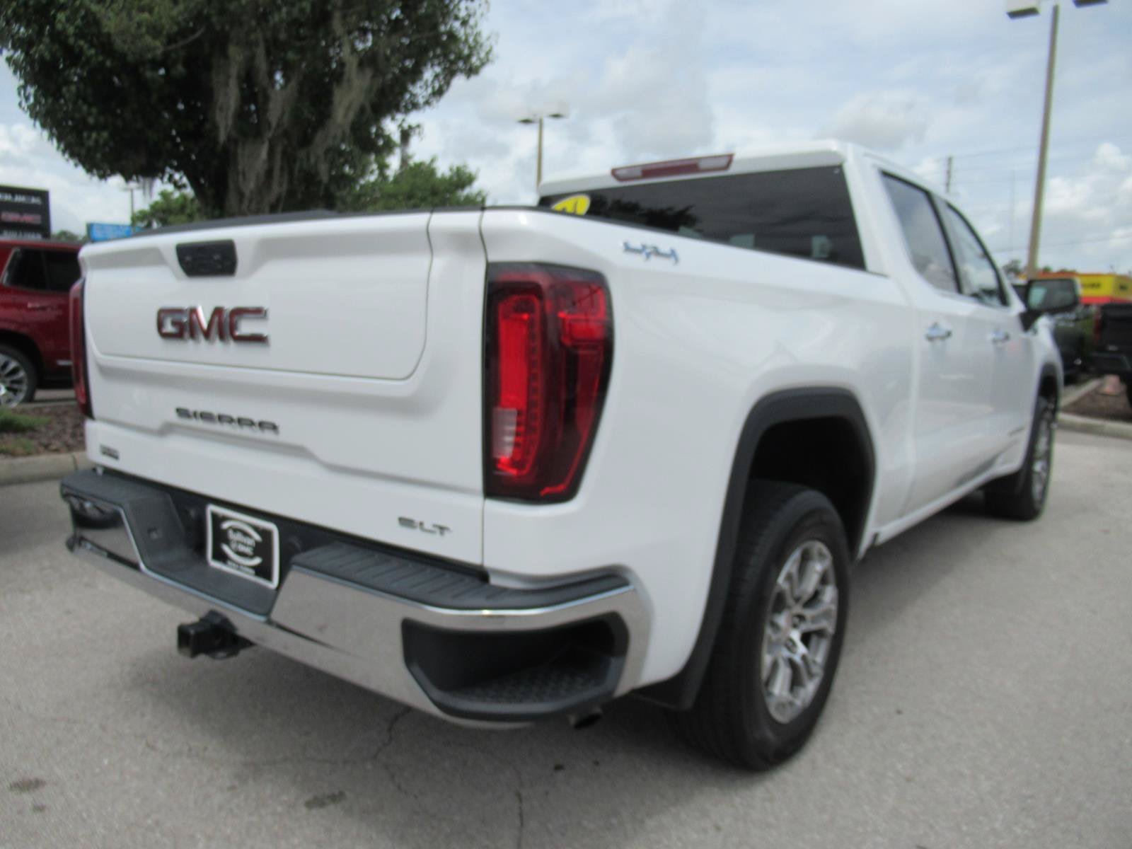 Used 2024 GMC Sierra 1500 SLT AWD/4WD image 7