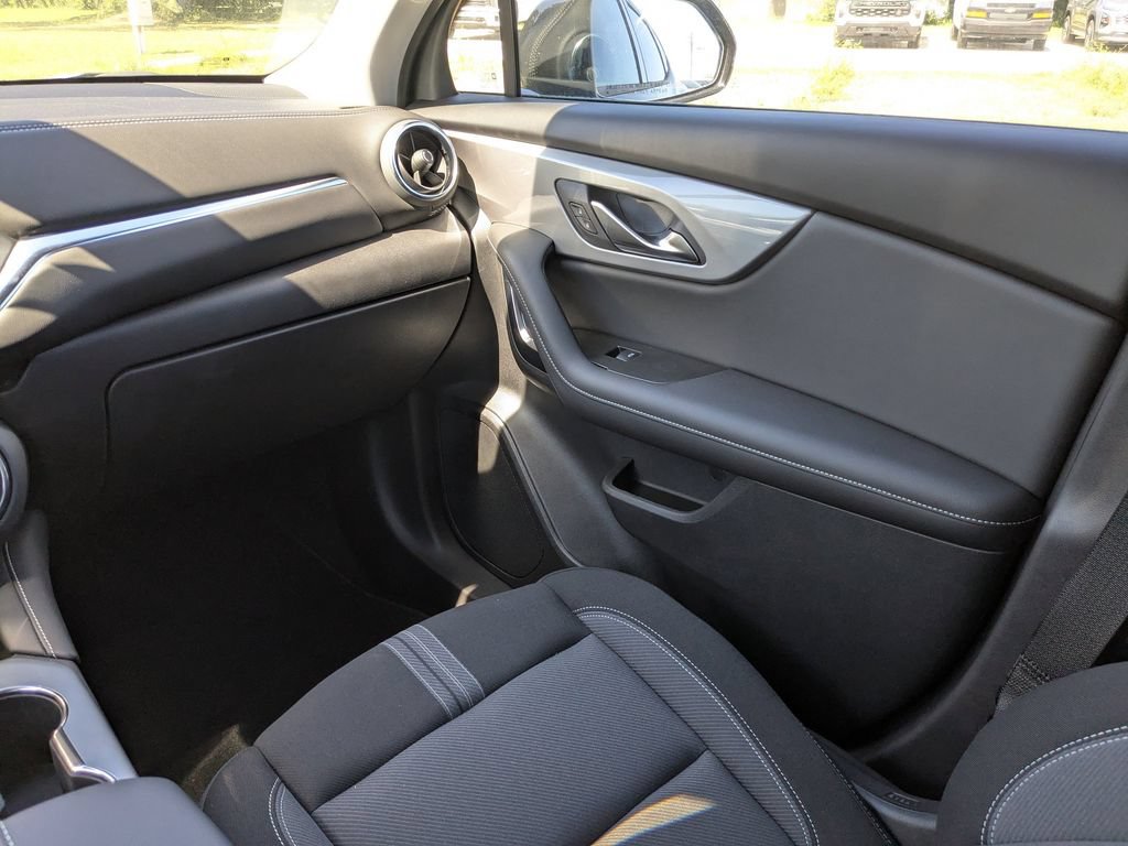 New 2024 Chevrolet Blazer LT w/ Driver Confidence Package FWD image 34