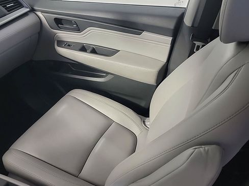 Certified 2018 Honda Odyssey Touring image 24