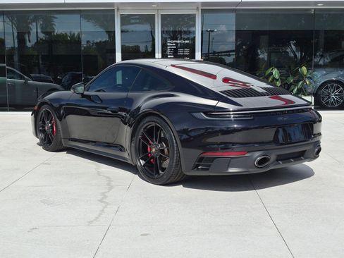 Used 2024 Porsche 911 Carrera GTS RWD image 3