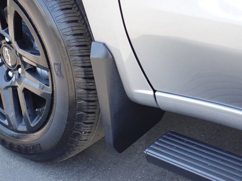 Used 2023 Chevrolet Silverado 1500 Custom AWD/4WD image 12