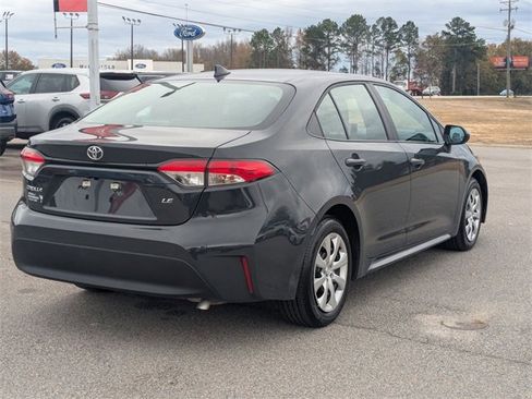 Used 2025 Toyota Corolla LE image 8