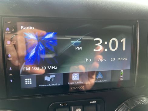 Used 2018 Jeep Wrangler Unlimited Rubicon AWD/4WD image 36