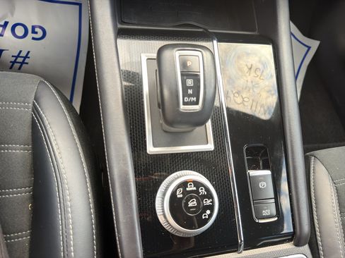Used 2024 Mitsubishi Outlander SE Black Edition FWD image 16