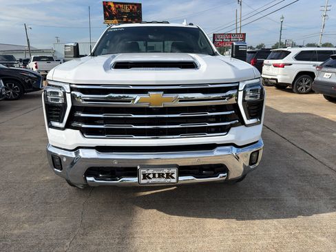 Used 2025 Chevrolet Silverado 2500 LTZ w/ LTZ Premium Package AWD/4WD image 8