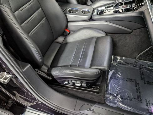 Used 2021 Porsche Panamera GTS image 31