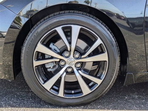 Used 2018 Nissan Maxima Platinum image 32