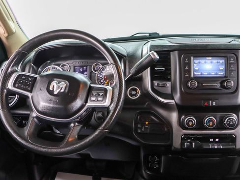Used 2019 RAM 2500 Big Horn AWD/4WD image 18