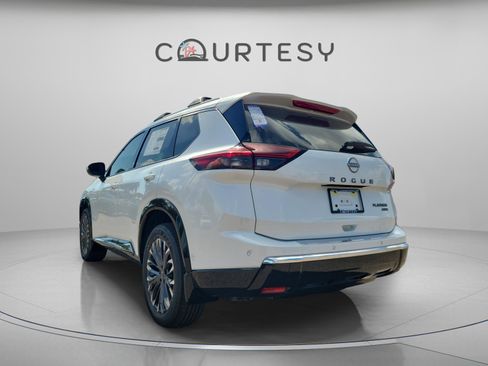 New 2026 Nissan Rogue Platinum image 4