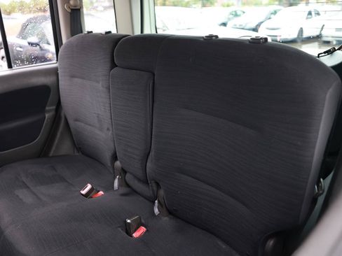 Used 2011 Nissan Cube 1.8 S w/ Interior Designer Pkg FWD image 8