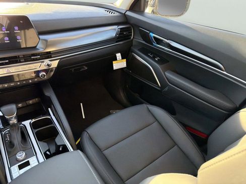 New 2025 Kia Telluride LX image 17