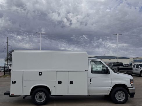 New 2026 Ford E-350 and Econoline 350 Super Duty w/ Power Equipment Group image 4