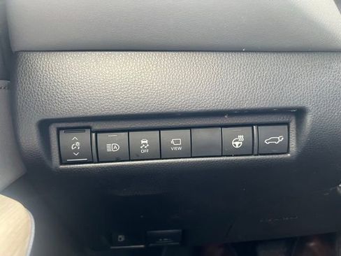 Used 2021 Toyota Venza Limited w/ Advanced Technology Package AWD/4WD image 14