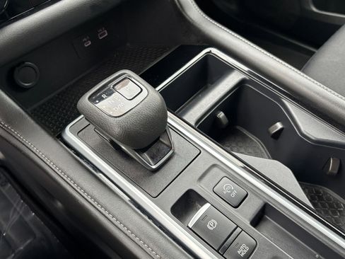 Used 2025 Nissan Pathfinder SV image 44