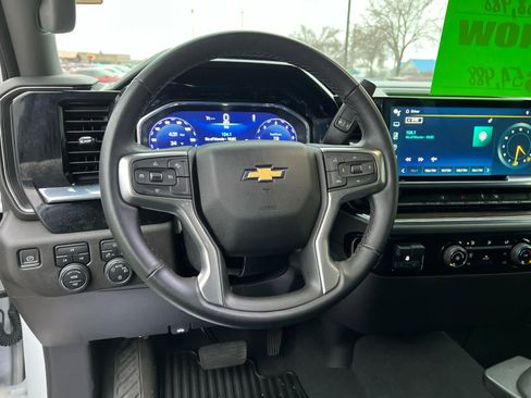 Used 2024 Chevrolet Silverado 2500 LT AWD/4WD image 32