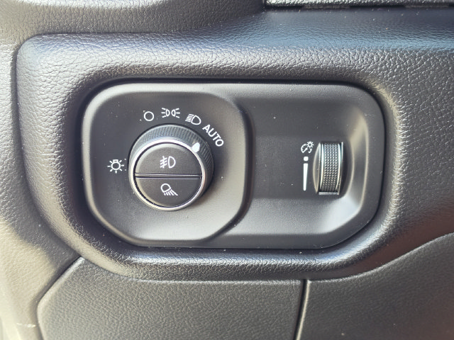 Used 2024 RAM 2500 Big Horn AWD/4WD image 31