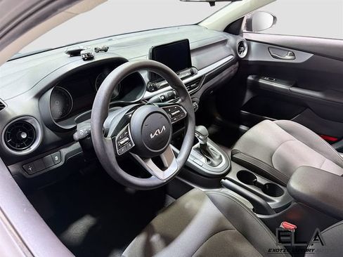 Used 2023 Kia Forte LXS FWD image 10