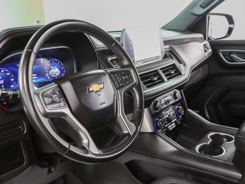 Used 2023 Chevrolet Suburban LT image 25