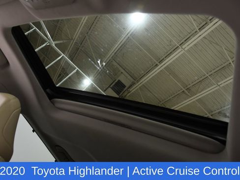 Used 2020 Toyota Highlander Limited image 25