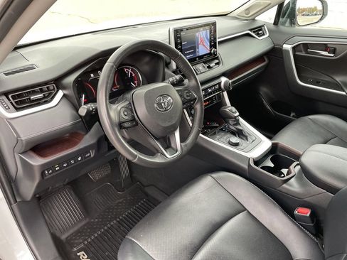 Certified 2019 Toyota RAV4 Limited image 10