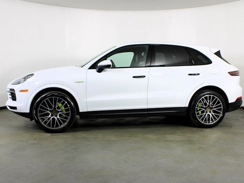 Used 2019 Porsche Cayenne E-Hybrid image 2