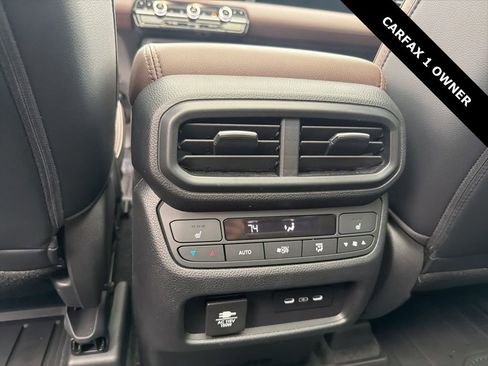 Used 2025 Honda Pilot Elite image 18