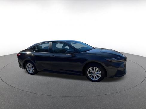 Used 2025 Toyota Camry LE image 2
