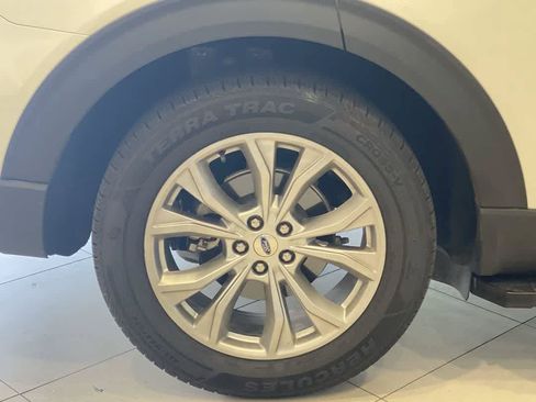 Used 2020 Ford Explorer XLT w/ Equipment Group 202A AWD/4WD image 13
