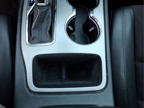 Used 2020 Jeep Grand Cherokee Altitude AWD/4WD image 15