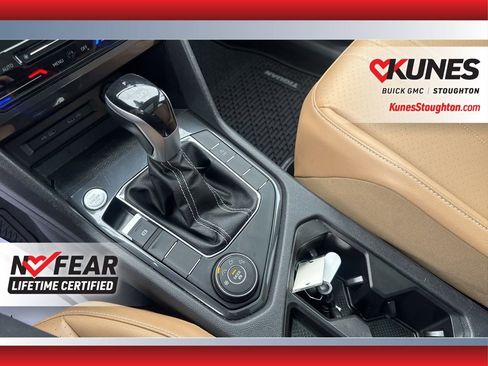 Used 2022 Volkswagen Tiguan SE image 48