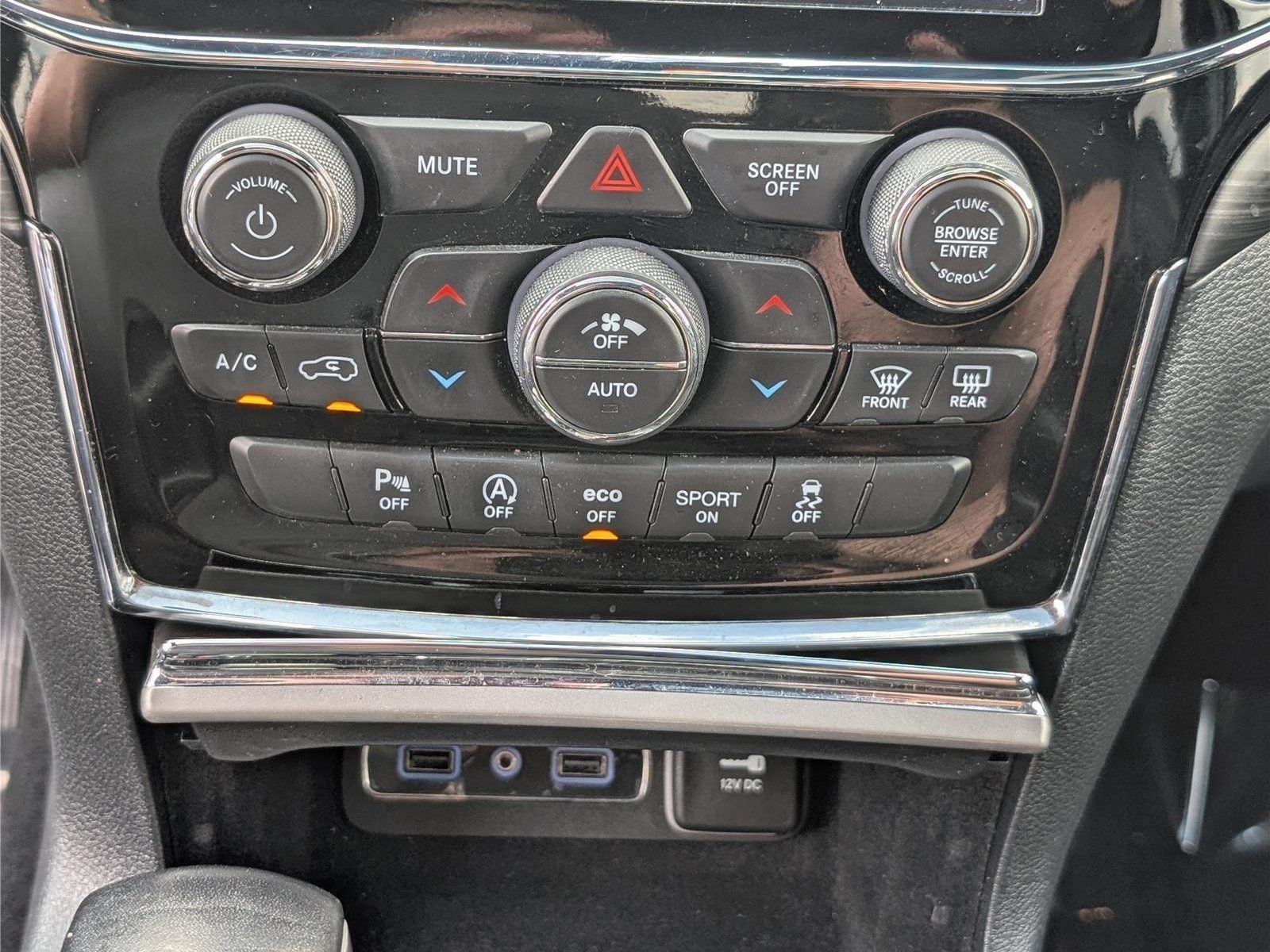 Used 2020 Jeep Grand Cherokee Altitude AWD/4WD image 26