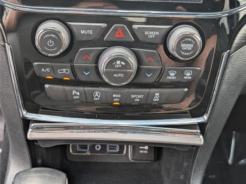 Used 2020 Jeep Grand Cherokee Altitude AWD/4WD image 26