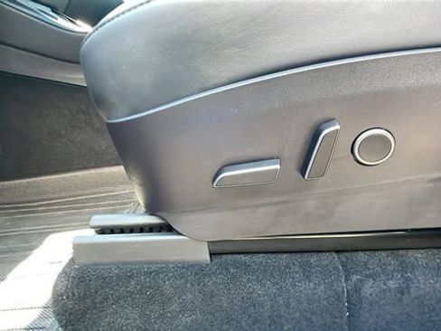 Used 2023 Tesla Model Y Long Range AWD/4WD image 19