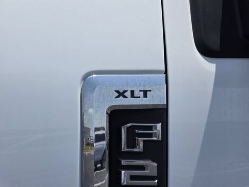Used 2022 Ford F250 XLT AWD/4WD image 32