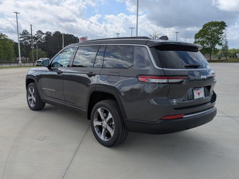 New 2026 Jeep Grand Cherokee L Limited RWD image 5