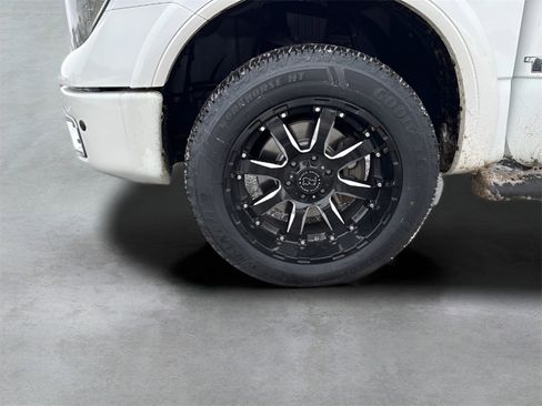 Used 2018 Nissan Titan PRO-4X image 30