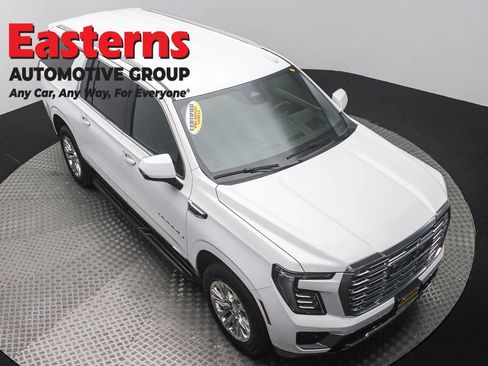 Used 2025 GMC Yukon XL Denali AWD/4WD image 3
