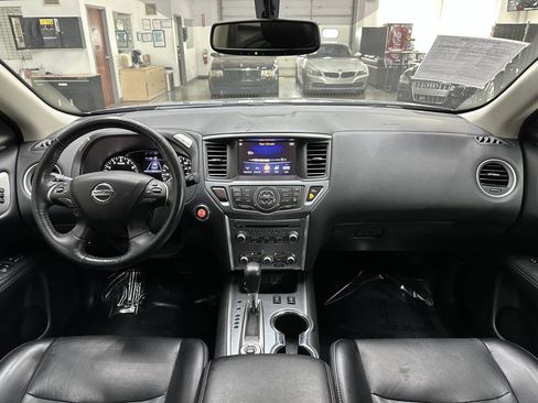 Used 2020 Nissan Pathfinder SL image 20