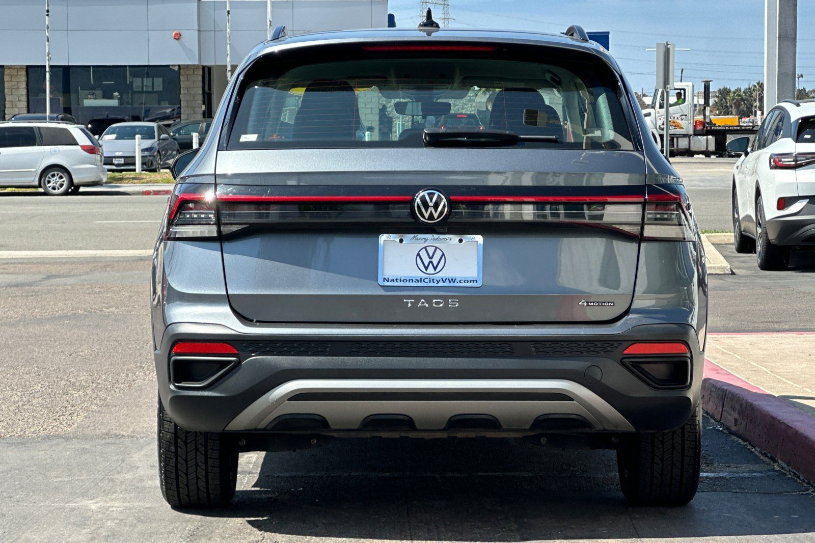 Used 2025 Volkswagen Taos S AWD/4WD image 5