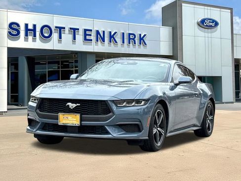 Certified 2024 Ford Mustang Coupe image 3