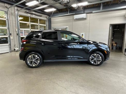 Used 2023 Hyundai Kona SEL FWD image 6