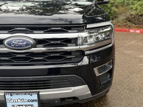 Used 2023 Ford Expedition Limited image 6