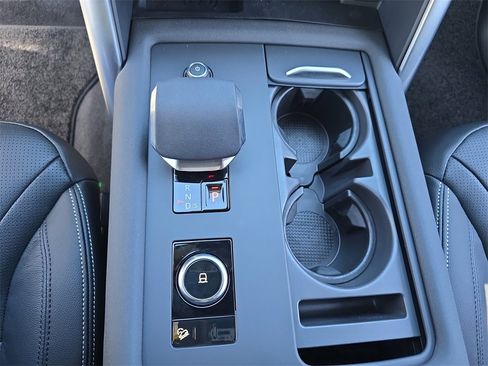 New 2026 Land Rover Discovery Limited Edition image 27