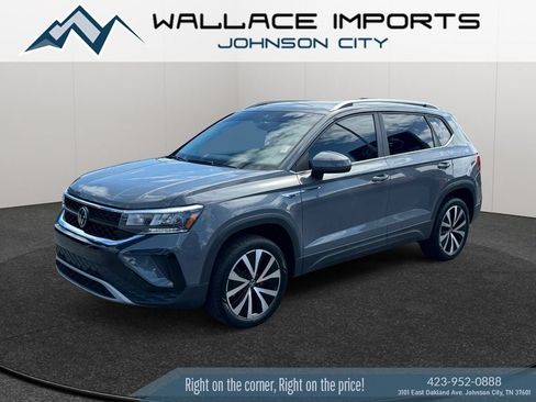 Used 2023 Volkswagen Taos SE FWD image 2