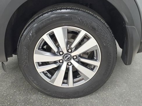 Used 2023 Nissan Pathfinder SL w/ Black Appearance Package AWD/4WD image 31