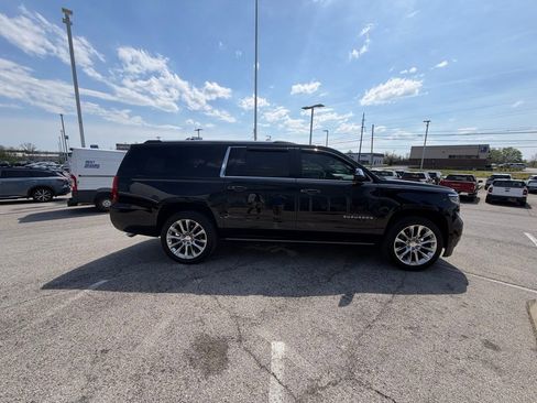 Used 2019 Chevrolet Suburban Premier w/ Premier Plus Edition image 6