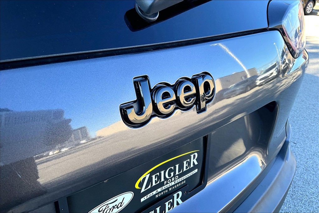 Used 2023 Jeep Cherokee Altitude Lux AWD/4WD image 30
