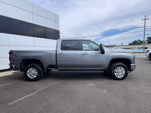 Used 2024 Chevrolet Silverado 3500 LT w/ Safety Package AWD/4WD image 4