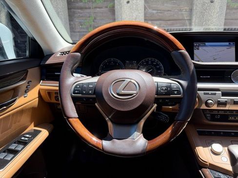 Used 2016 Lexus ES 350 FWD image 17